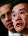 Gary Locke L’ambasciatore Usa chiede a Pechino di “rivedere” le politiche sul Tibet