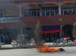 INDIA   TIBET   CINA   autoimmolazione ok Continua la strage tibetana, altri due giovani si sono dati fuoco 